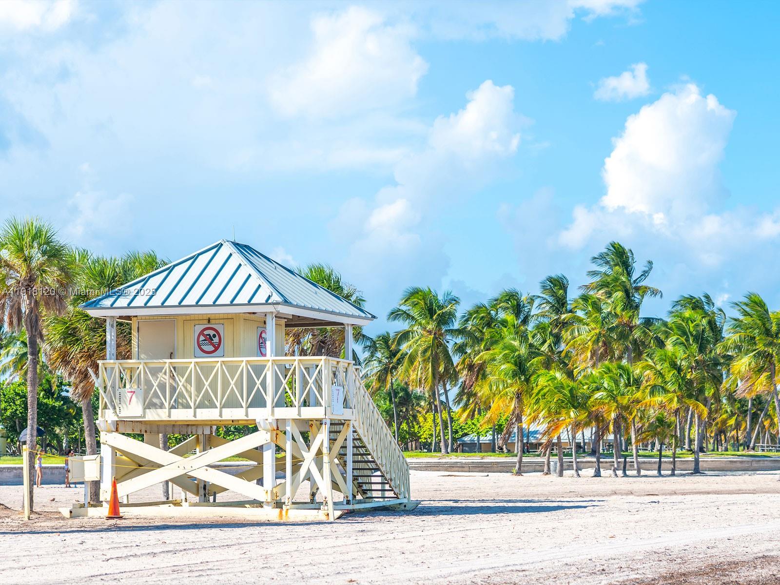 THE PALMS OF KEY BISCAYNE - Residential Lease