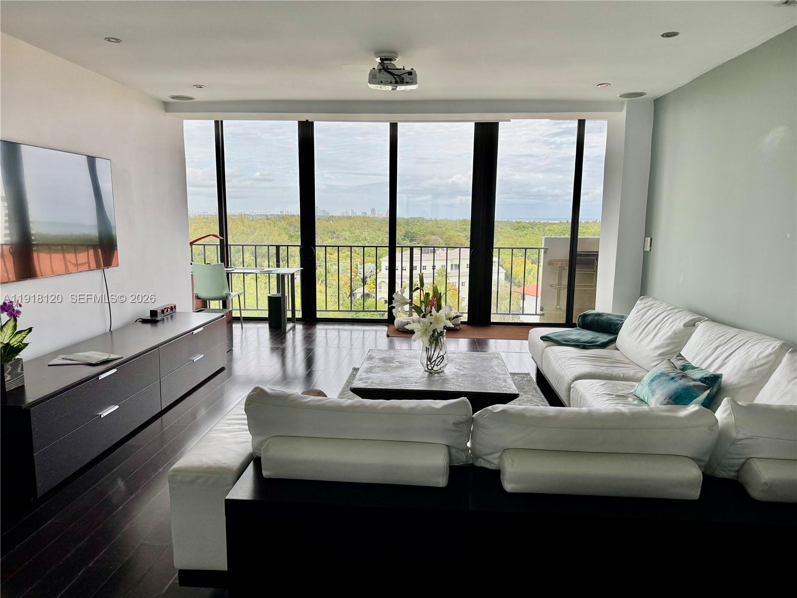 THE PALMS OF KEY BISCAYNE - Residential Lease
