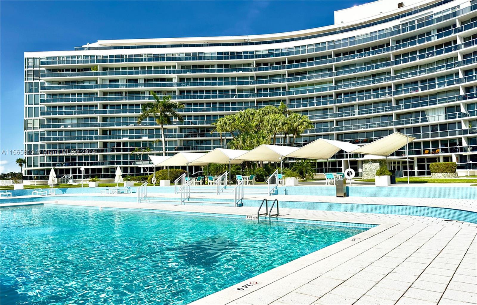 KING COLE CONDO - Residential