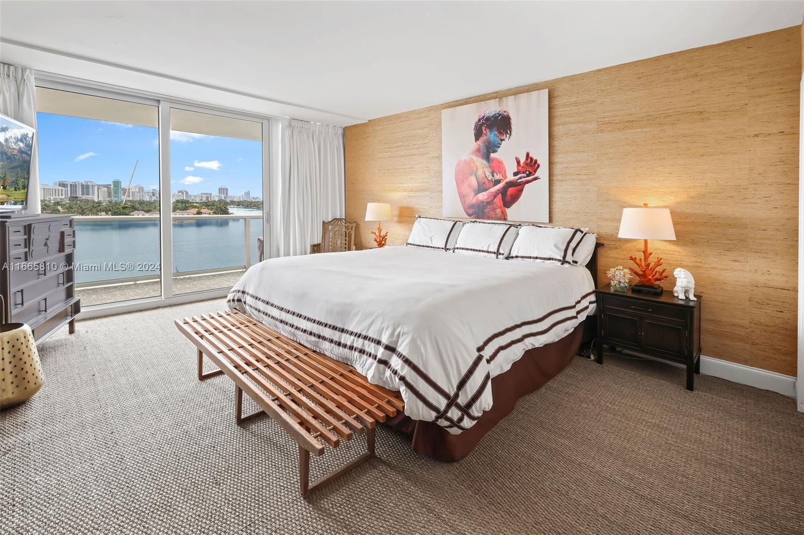 KING COLE CONDO - Residential