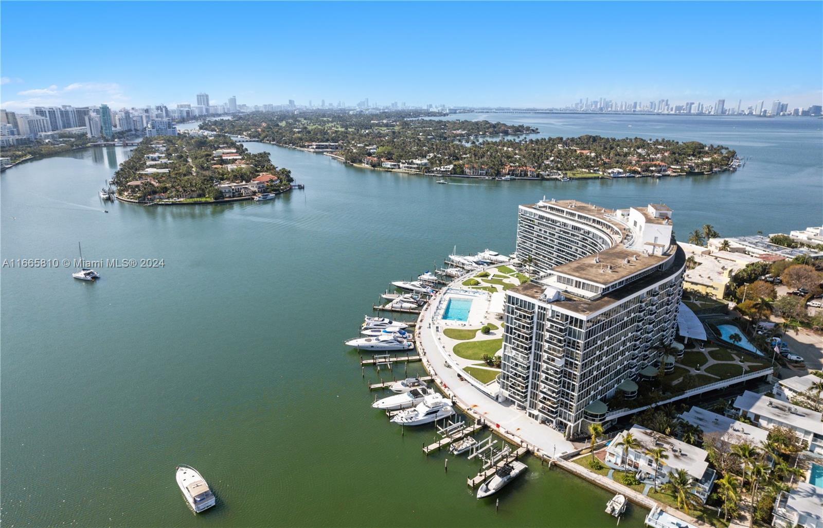 KING COLE CONDO - Residential