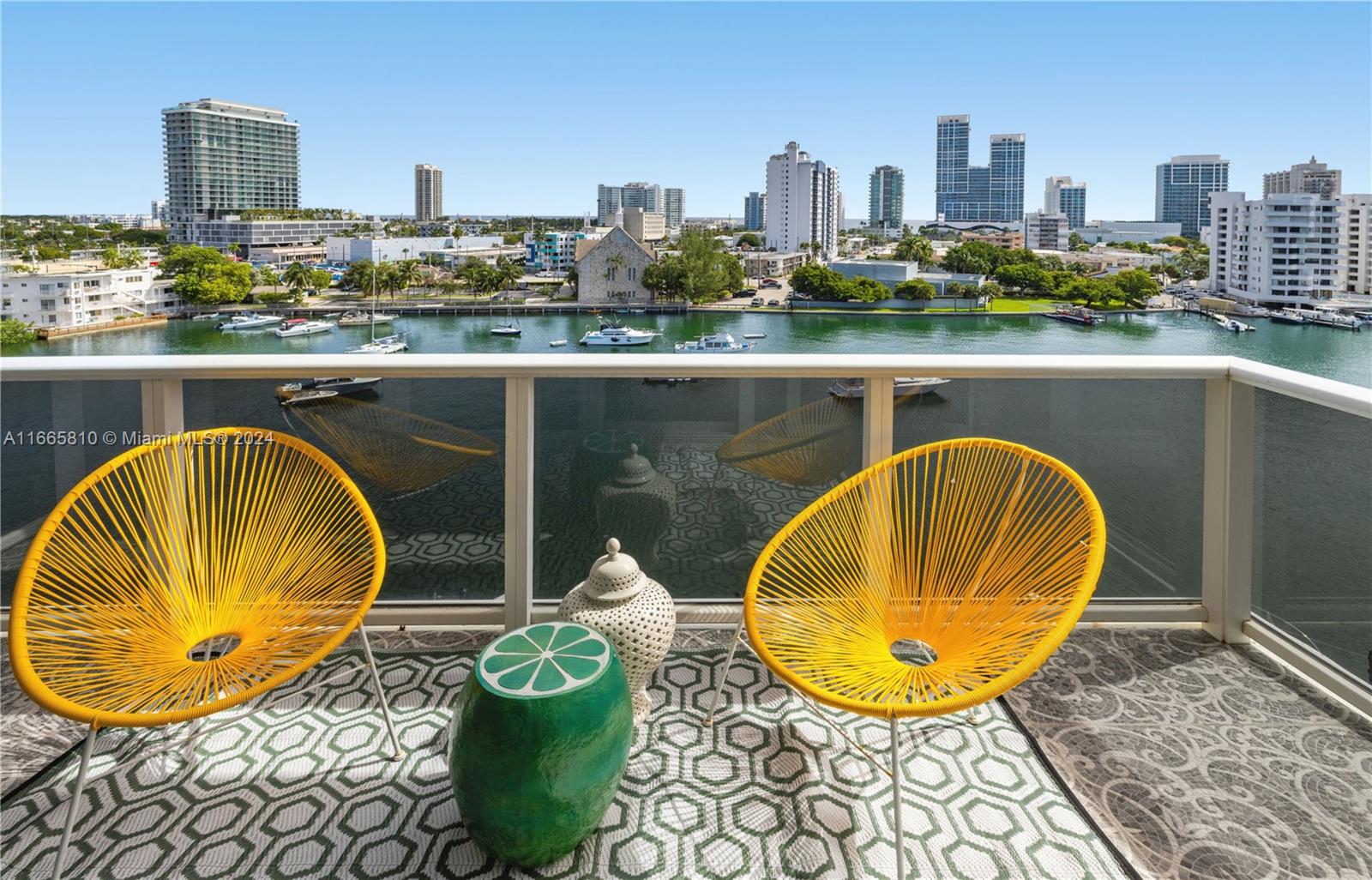KING COLE CONDO - Residential