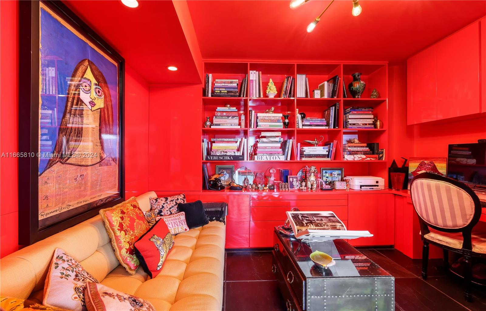 KING COLE CONDO - Residential