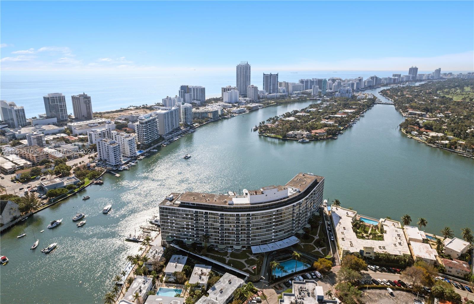 KING COLE CONDO - Residential