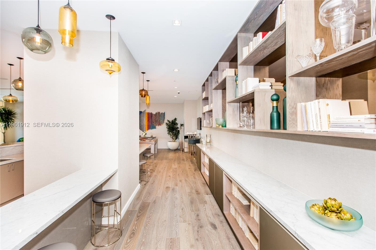 PARAISO BAY CONDO - Residential