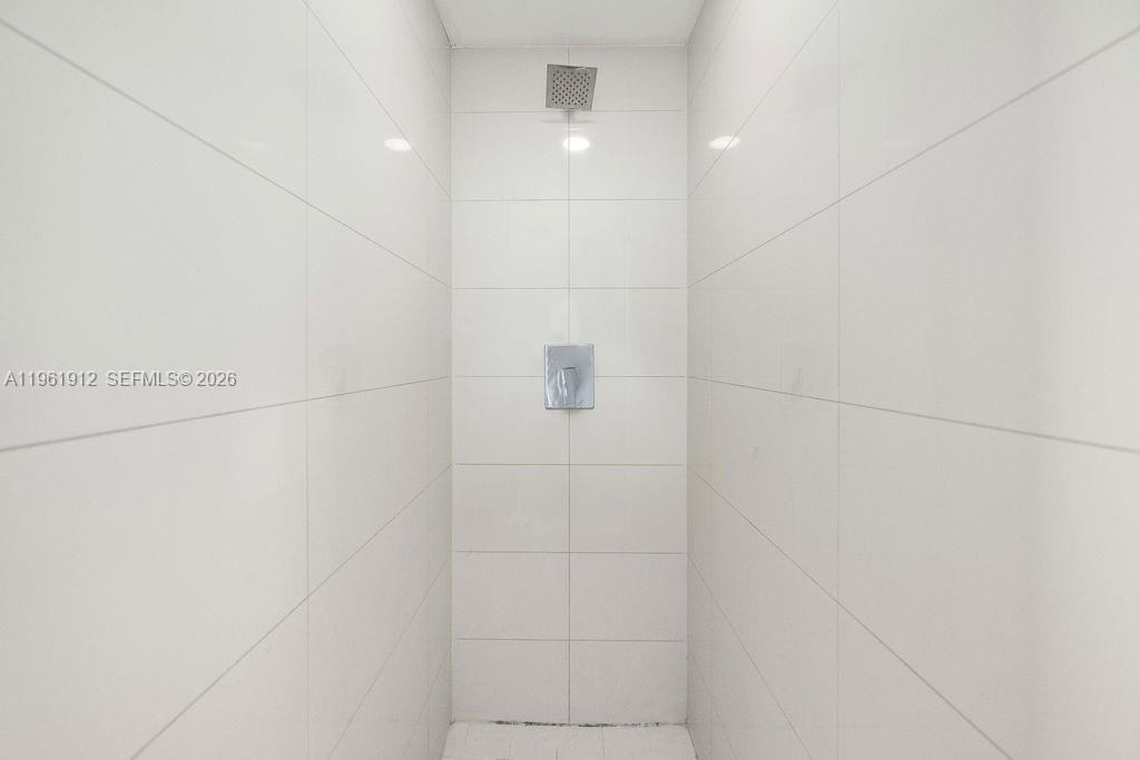 PARAISO BAY CONDO - Residential