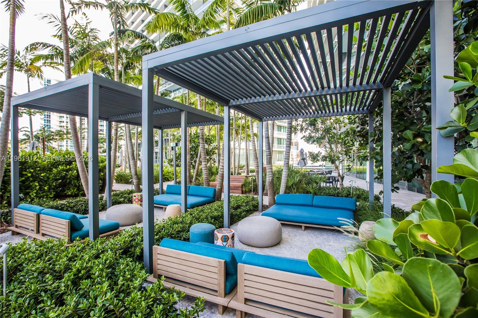 PARAISO BAY CONDO - Residential