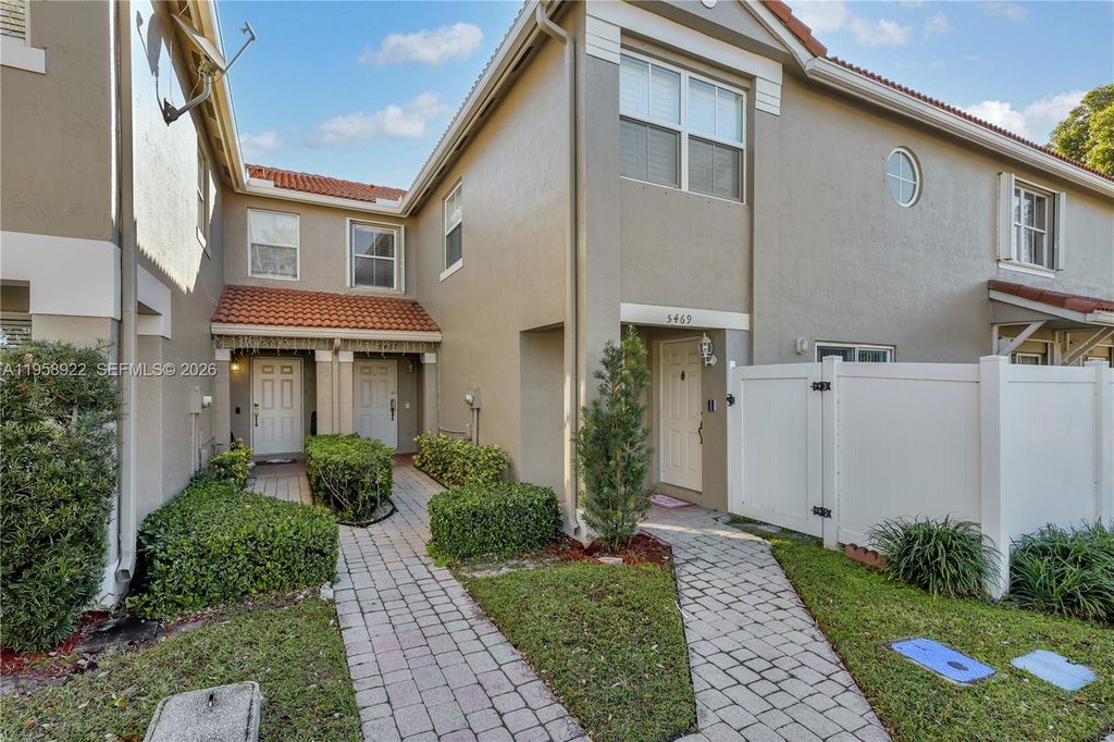Photo of 5467 SW 125th Ter, Miramar, FL 33027 (MLS # A11958922)