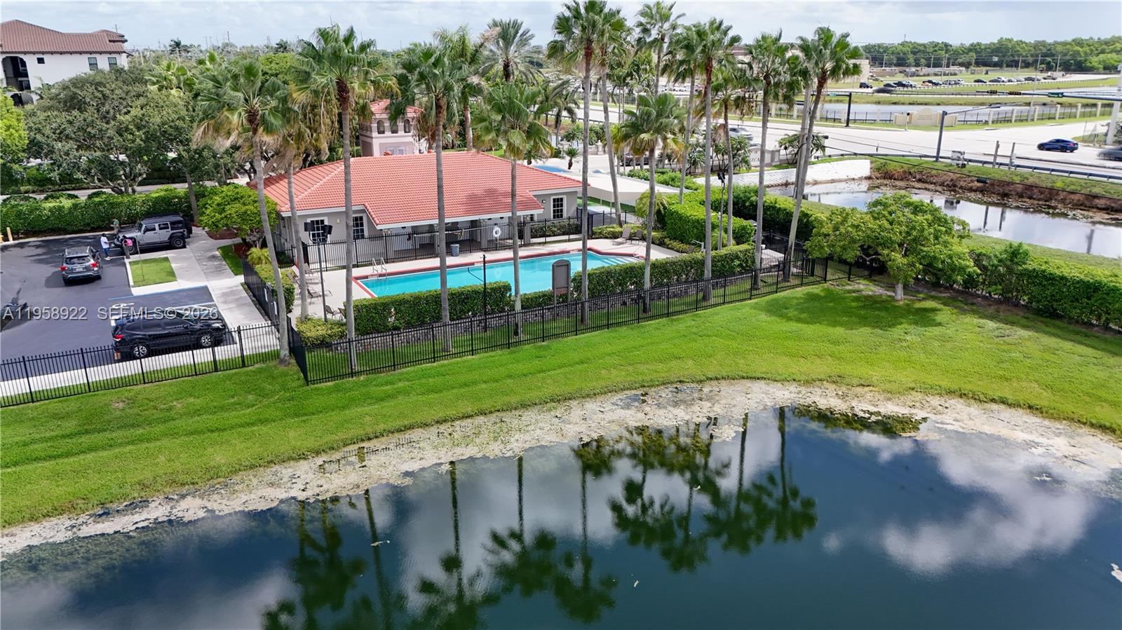 SOMERSET FOUR REPLAT - Residential Lease