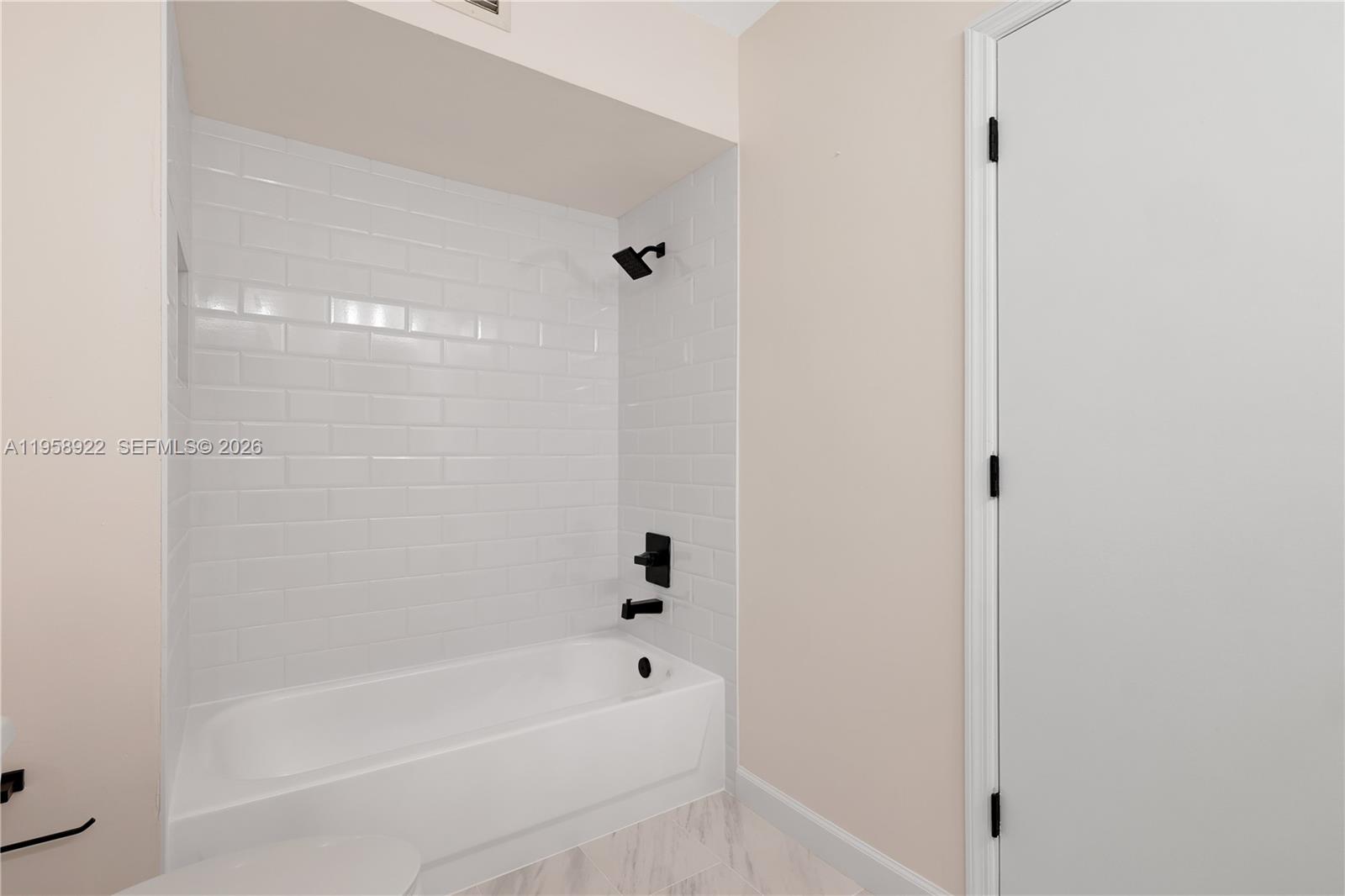 SOMERSET FOUR REPLAT - Residential Lease