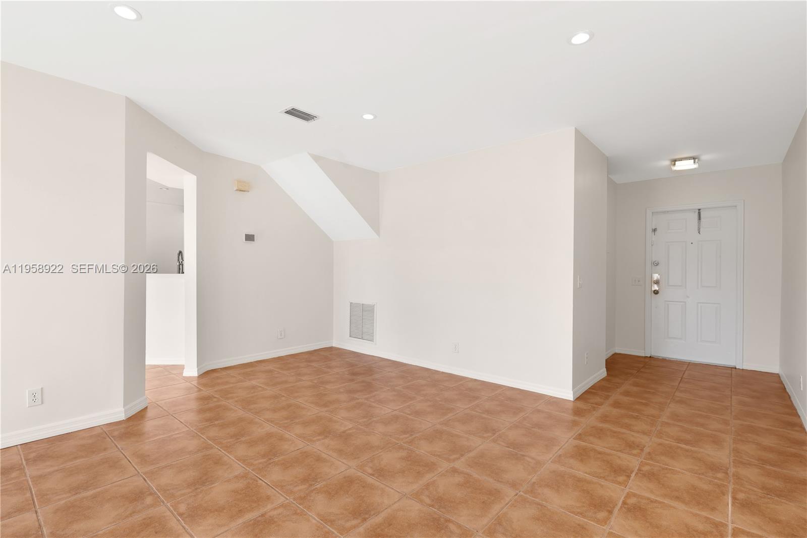 SOMERSET FOUR REPLAT - Residential Lease