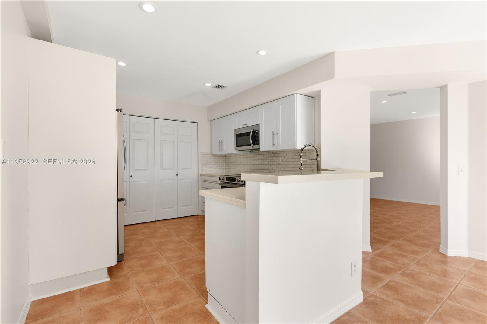 SOMERSET FOUR REPLAT - Residential Lease