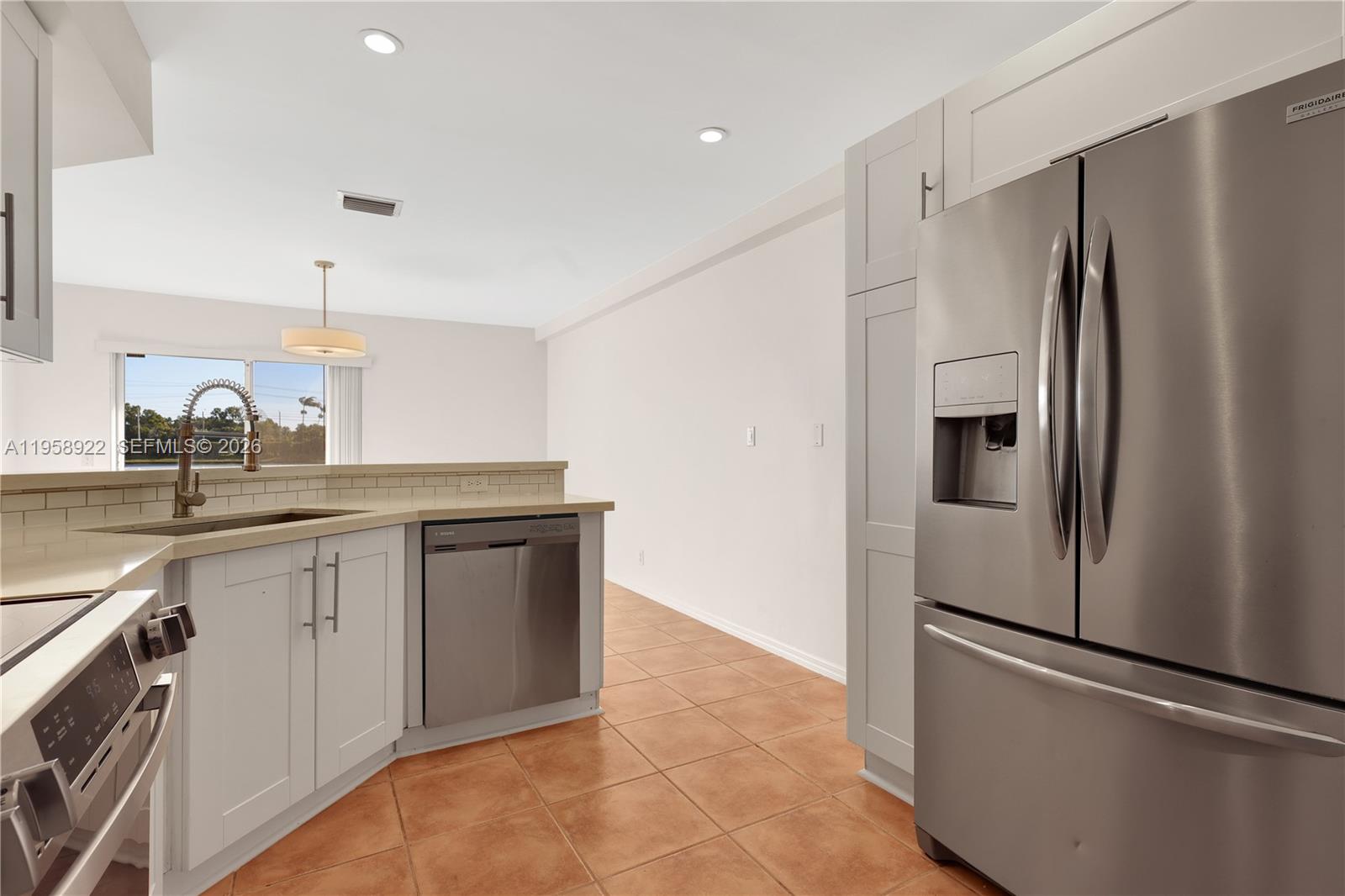 SOMERSET FOUR REPLAT - Residential Lease