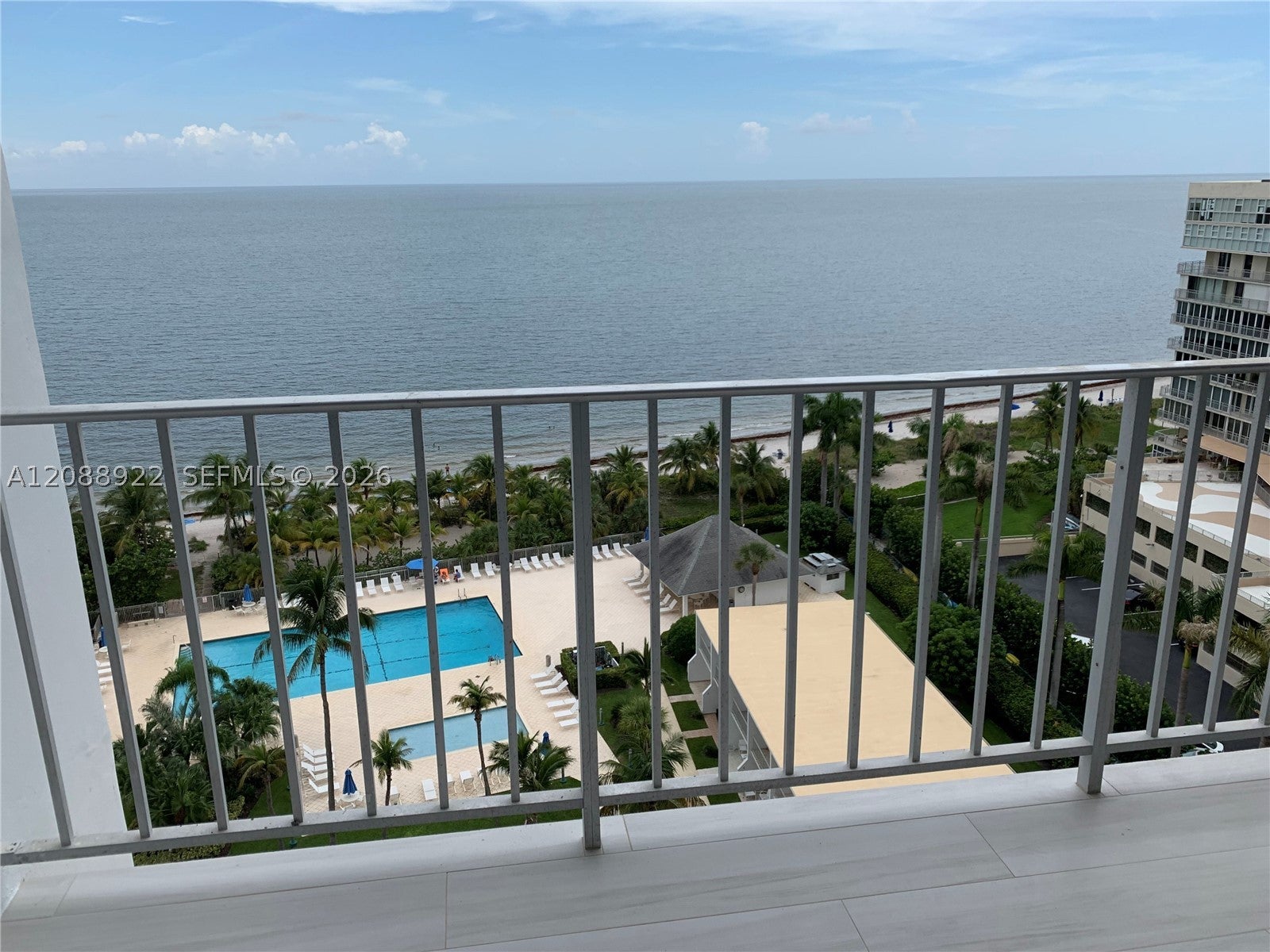 881 Ocean Dr 12C