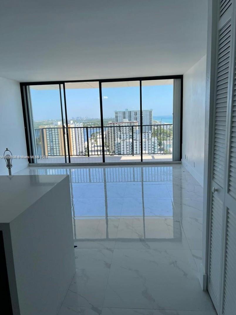 2101 S Ocean Dr 2004
