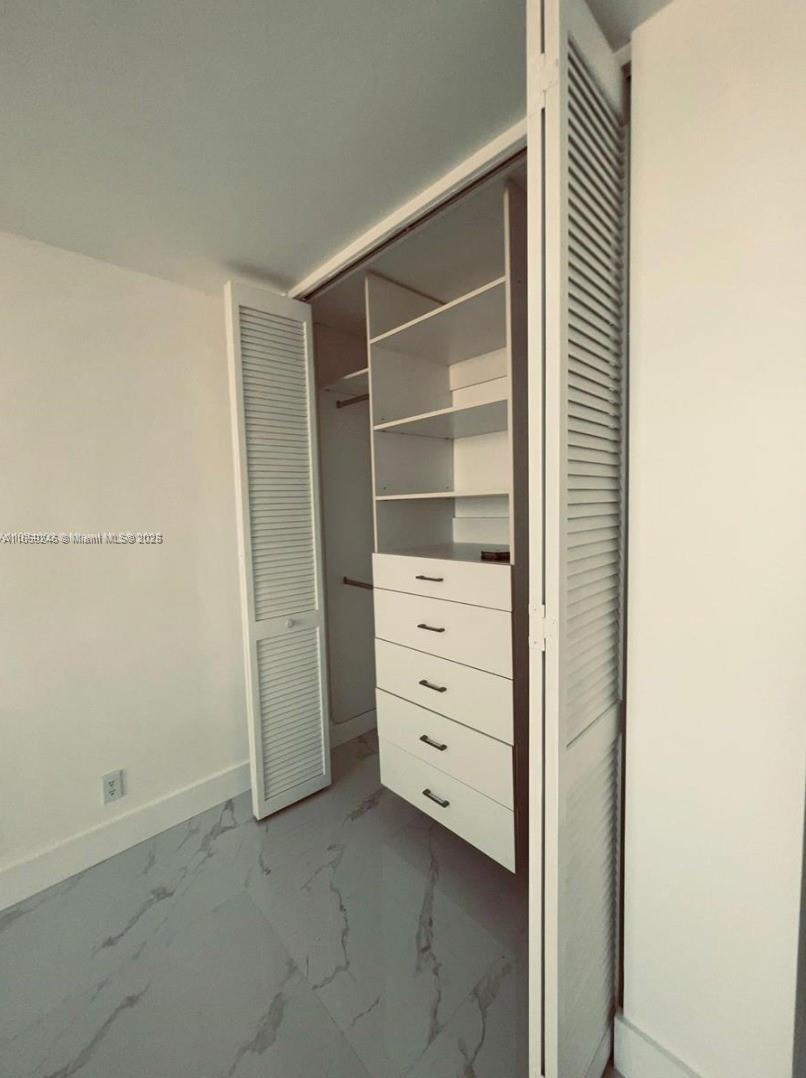 QUADOMAIN TOWER I AND IV - Residential Lease