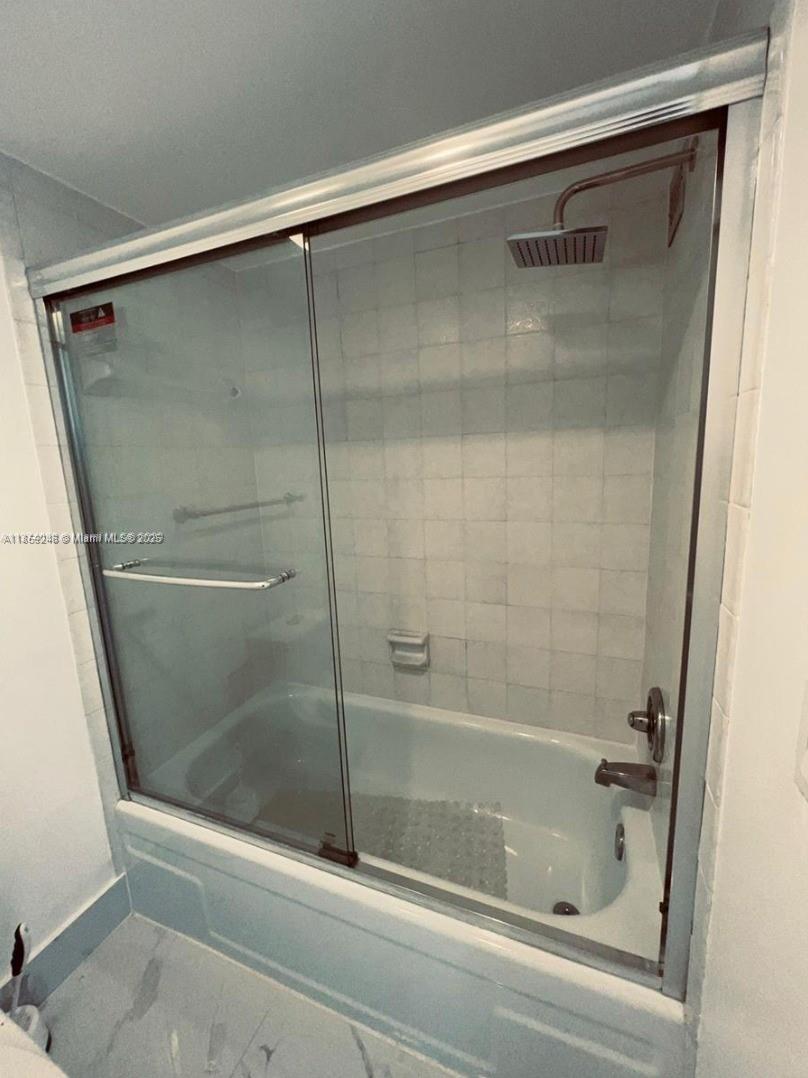 QUADOMAIN TOWER I AND IV - Residential Lease