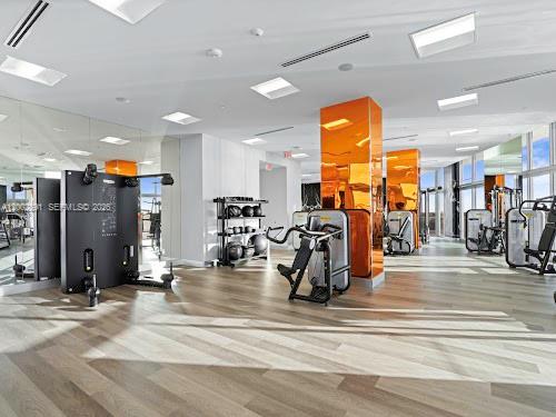 METROPICA NORTH TOWER ONE - Residential