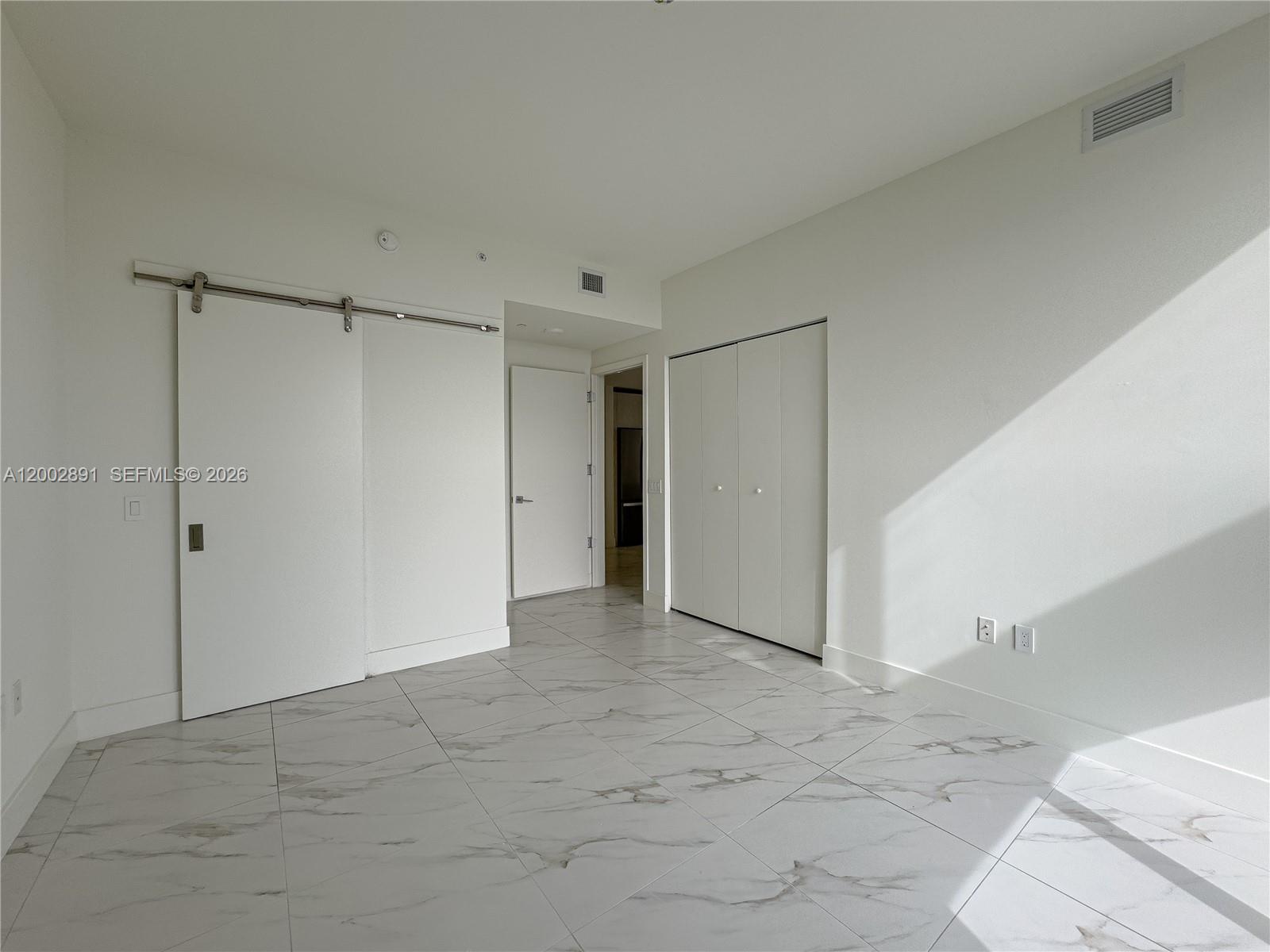 METROPICA NORTH TOWER ONE - Residential