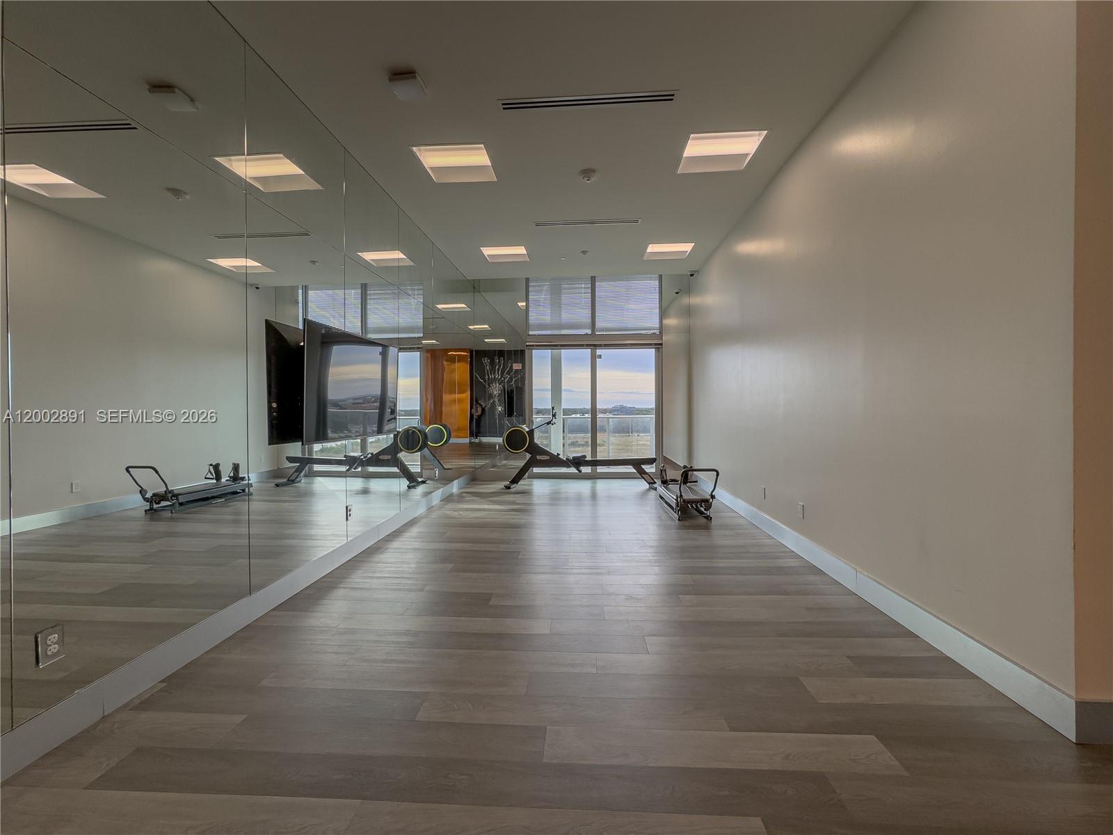 METROPICA NORTH TOWER ONE - Residential