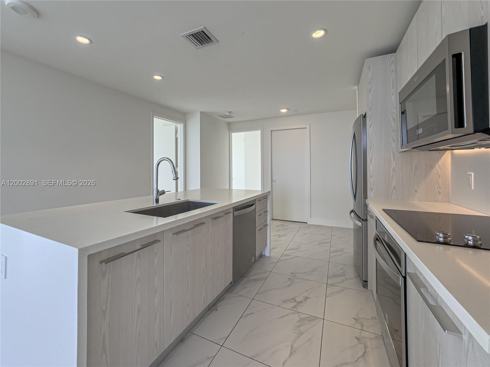 METROPICA NORTH TOWER ONE - Residential