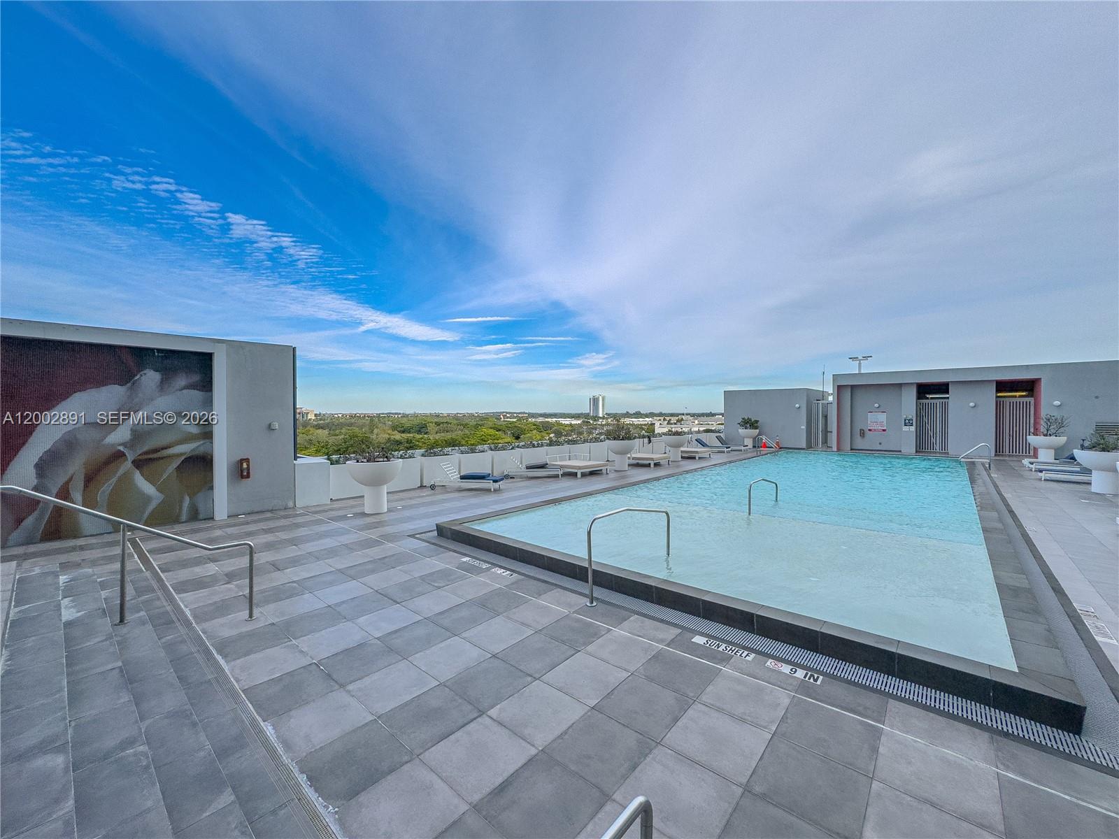 METROPICA NORTH TOWER ONE - Residential