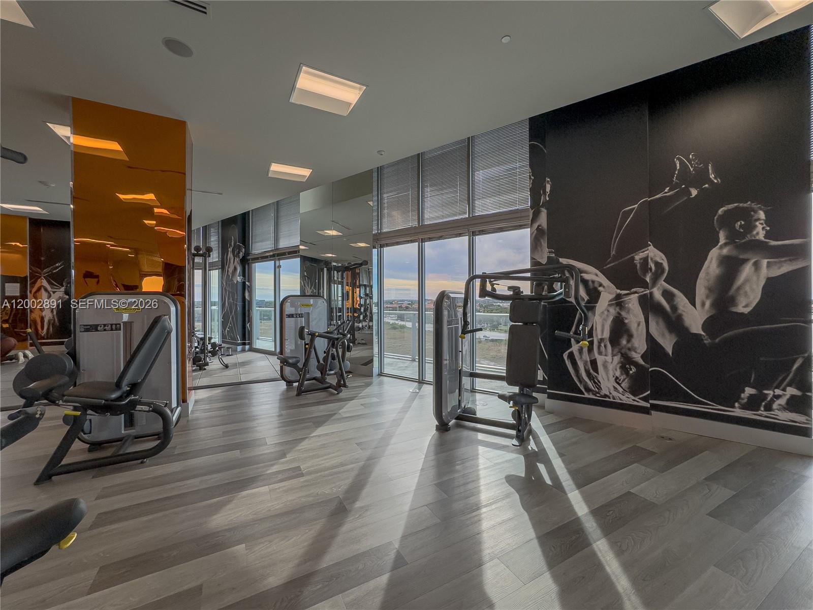 METROPICA NORTH TOWER ONE - Residential