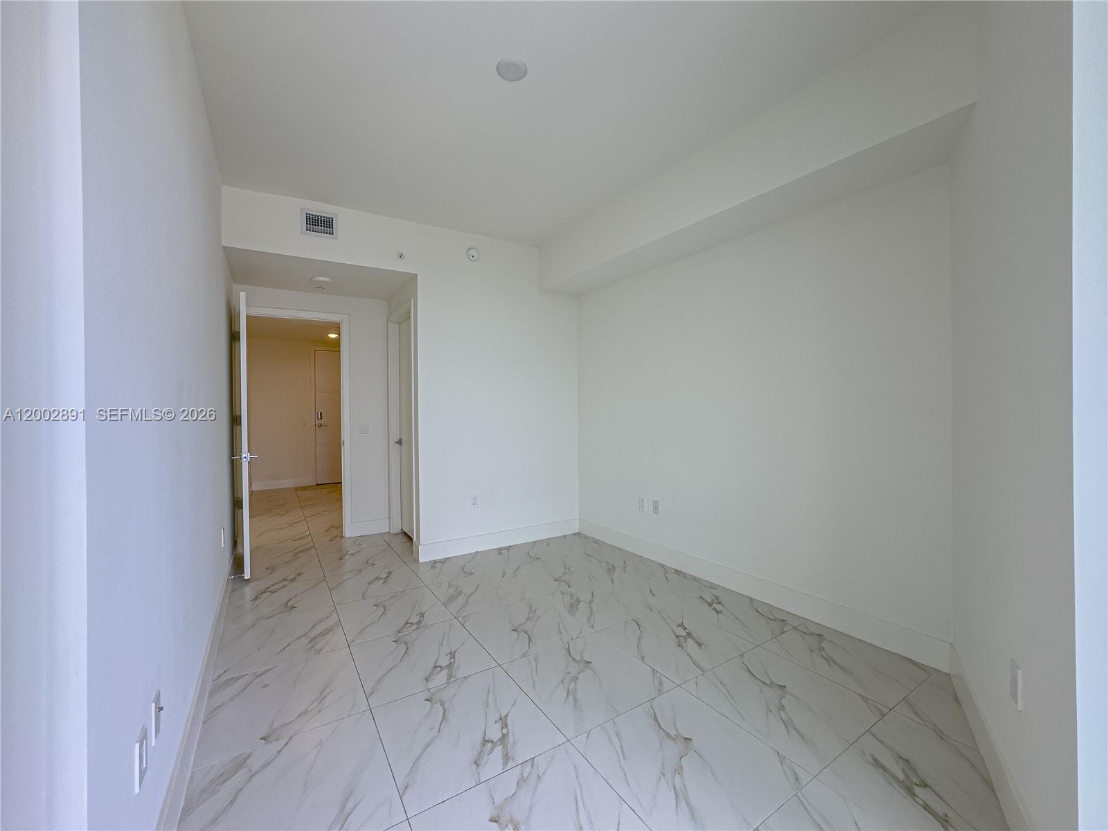 METROPICA NORTH TOWER ONE - Residential