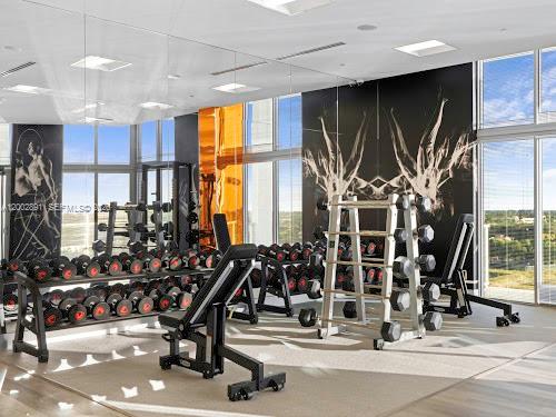 METROPICA NORTH TOWER ONE - Residential