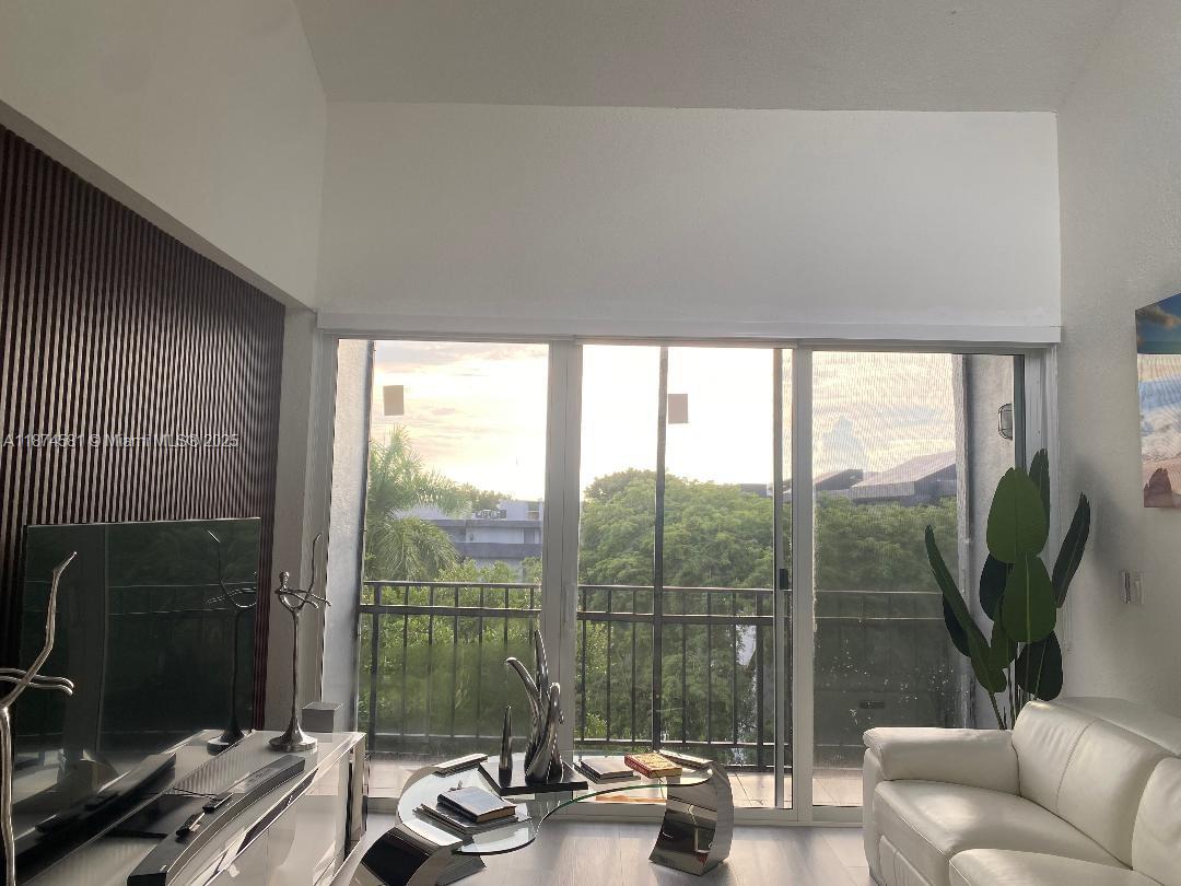 THE GREENS CONDO - Residential