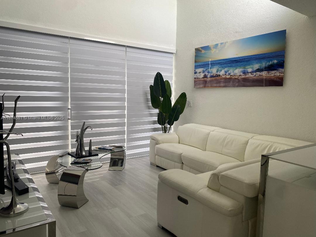 THE GREENS CONDO - Residential