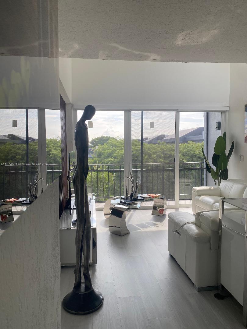 THE GREENS CONDO - Residential