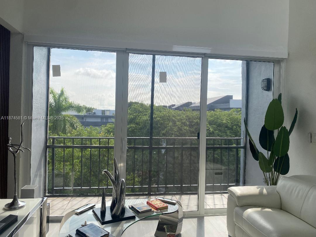 THE GREENS CONDO - Residential