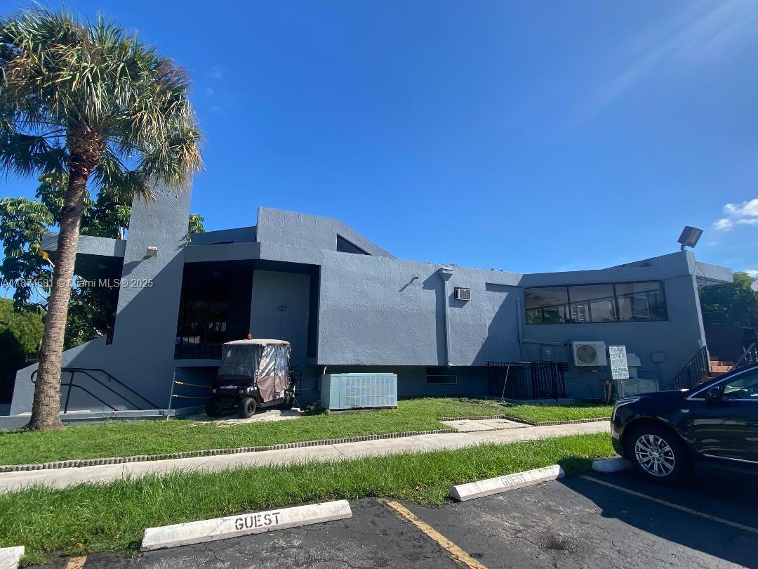 THE GREENS CONDO - Residential