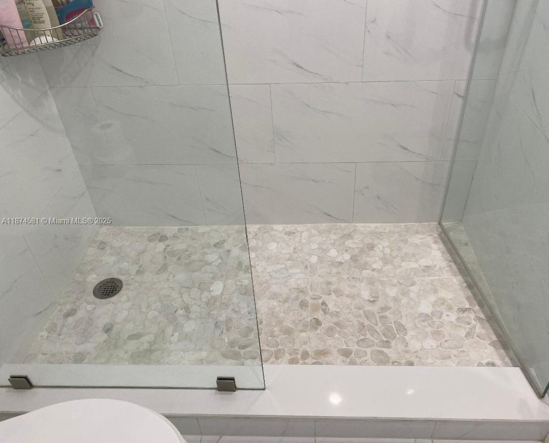 THE GREENS CONDO - Residential