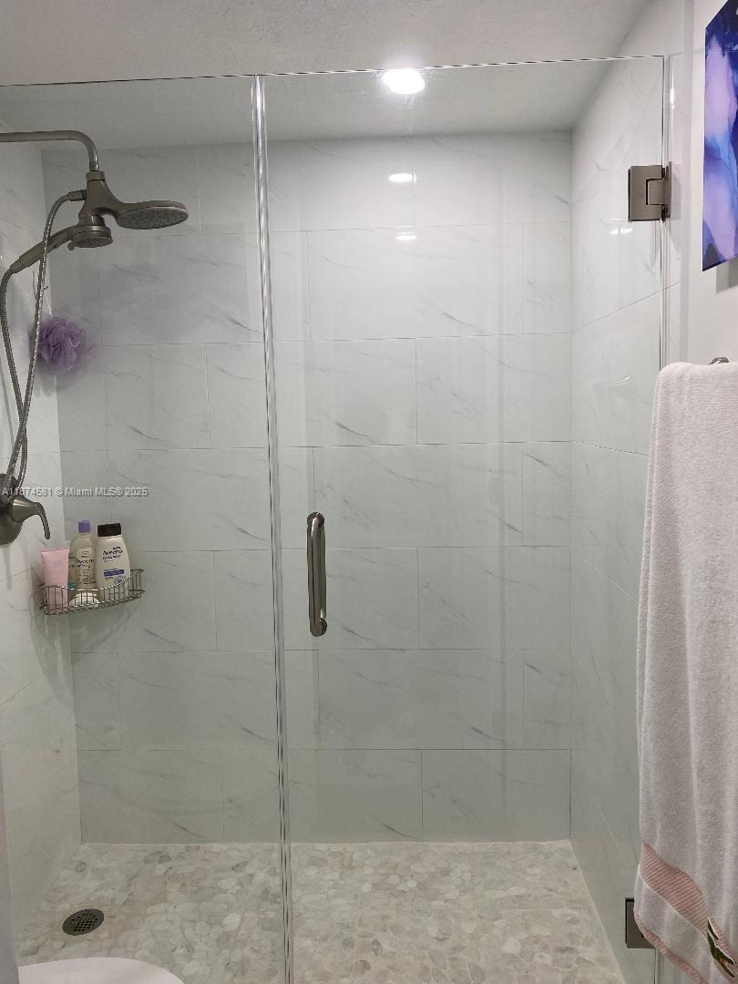 THE GREENS CONDO - Residential