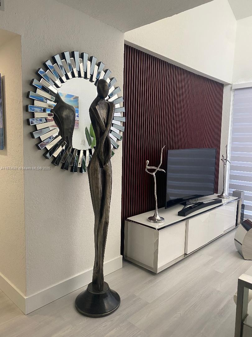 THE GREENS CONDO - Residential