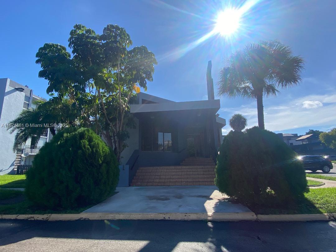 THE GREENS CONDO - Residential