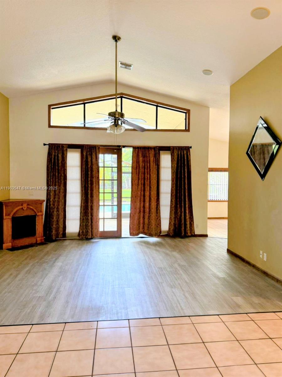 CORAL SPRINGS COUNTRY CLU - Residential Lease