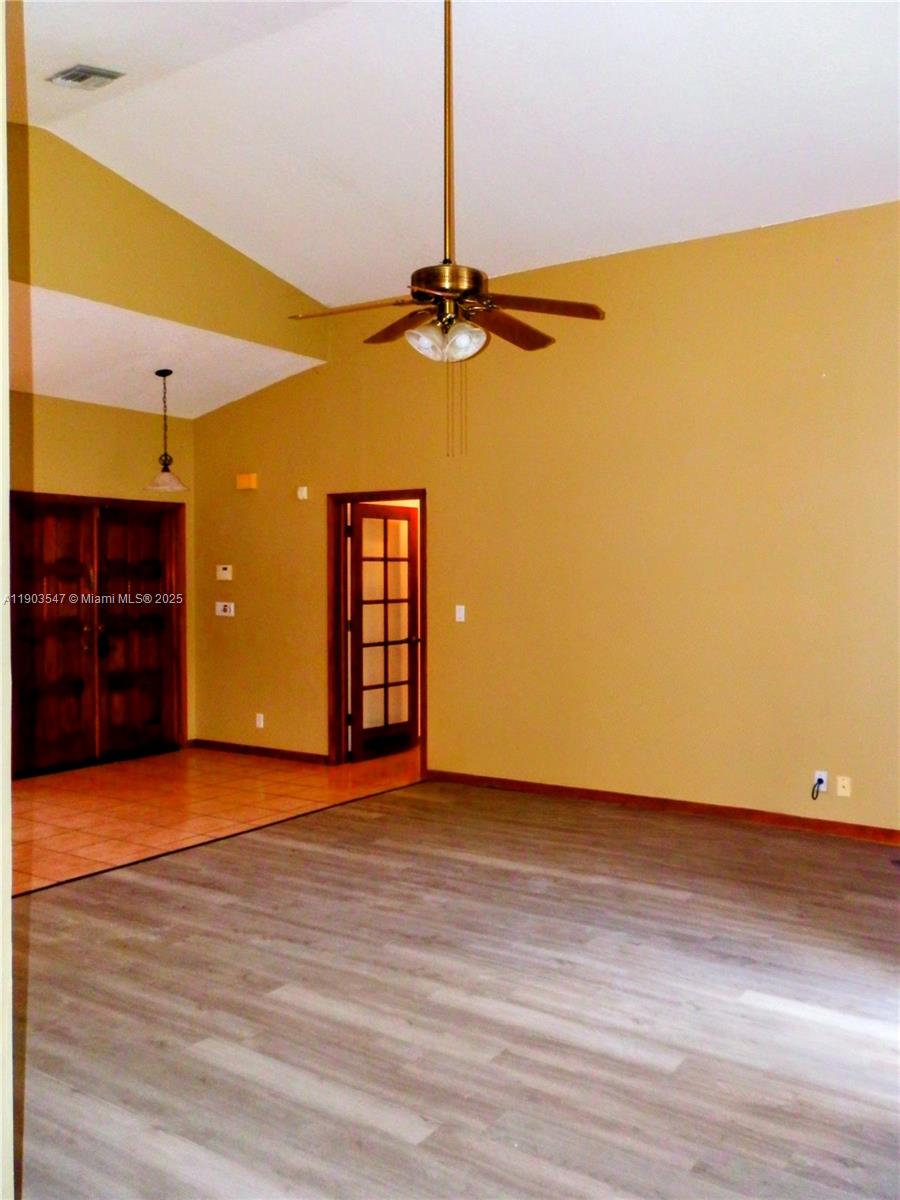 CORAL SPRINGS COUNTRY CLU - Residential Lease