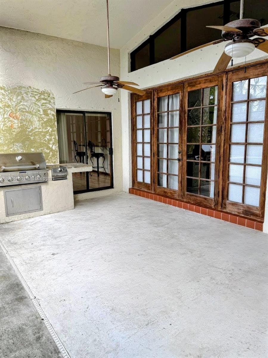 CORAL SPRINGS COUNTRY CLU - Residential Lease