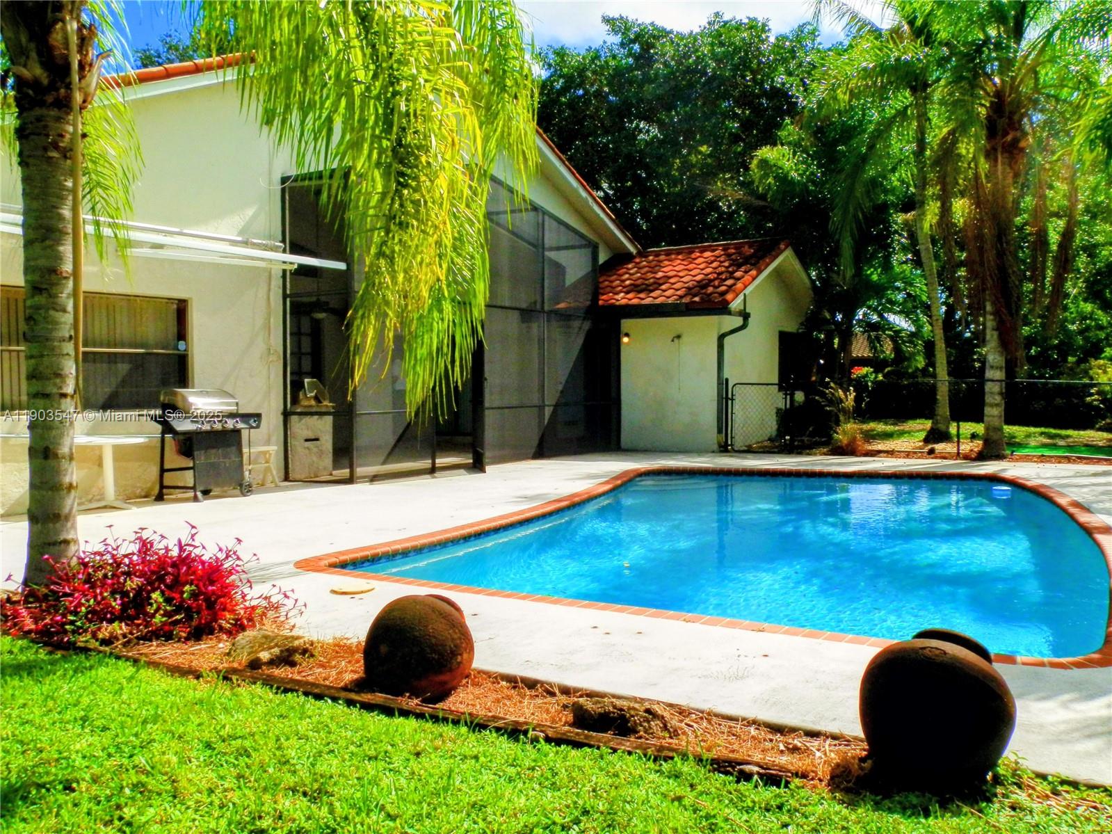 CORAL SPRINGS COUNTRY CLU - Residential Lease