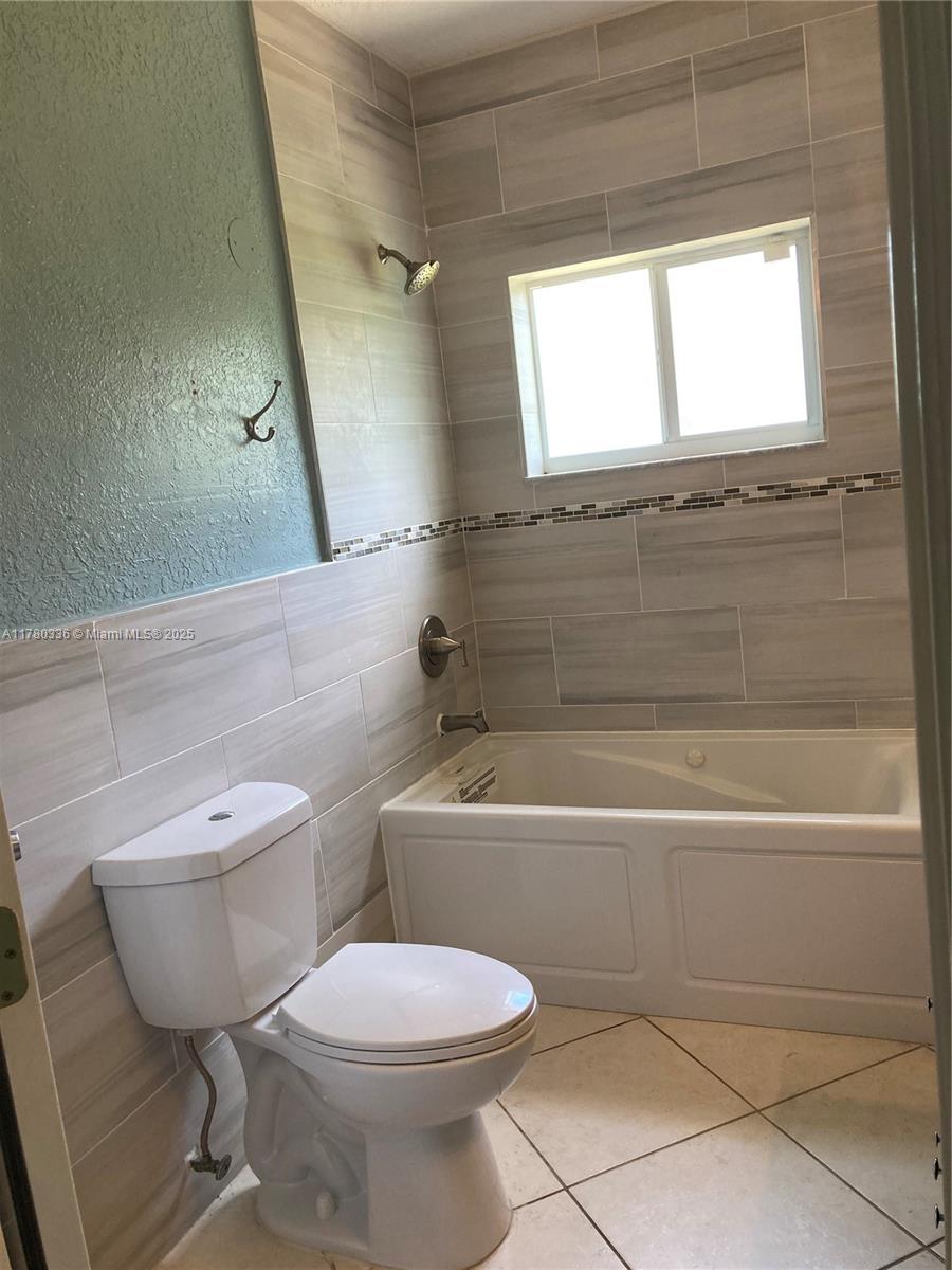 ESTONIA SUB - Residential Lease