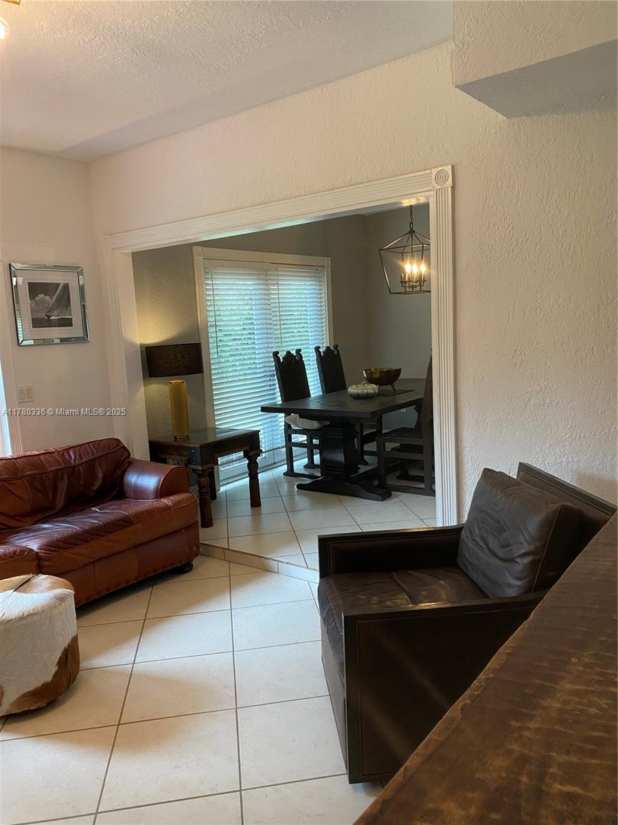 ESTONIA SUB - Residential Lease