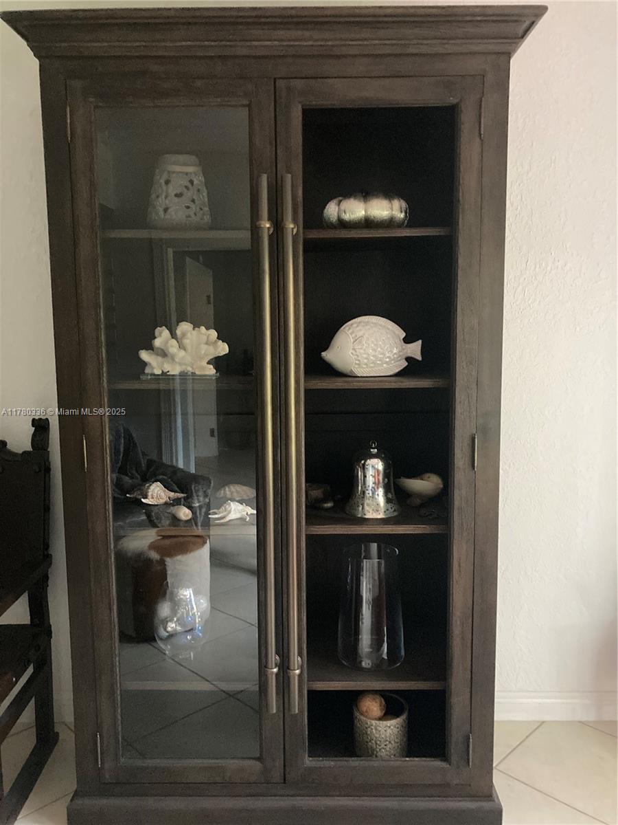 ESTONIA SUB - Residential Lease