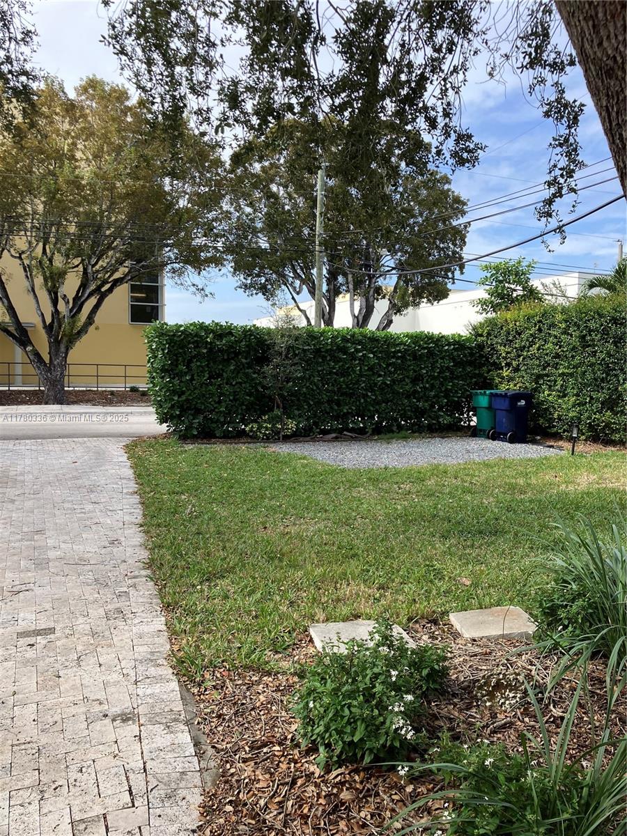 ESTONIA SUB - Residential Lease