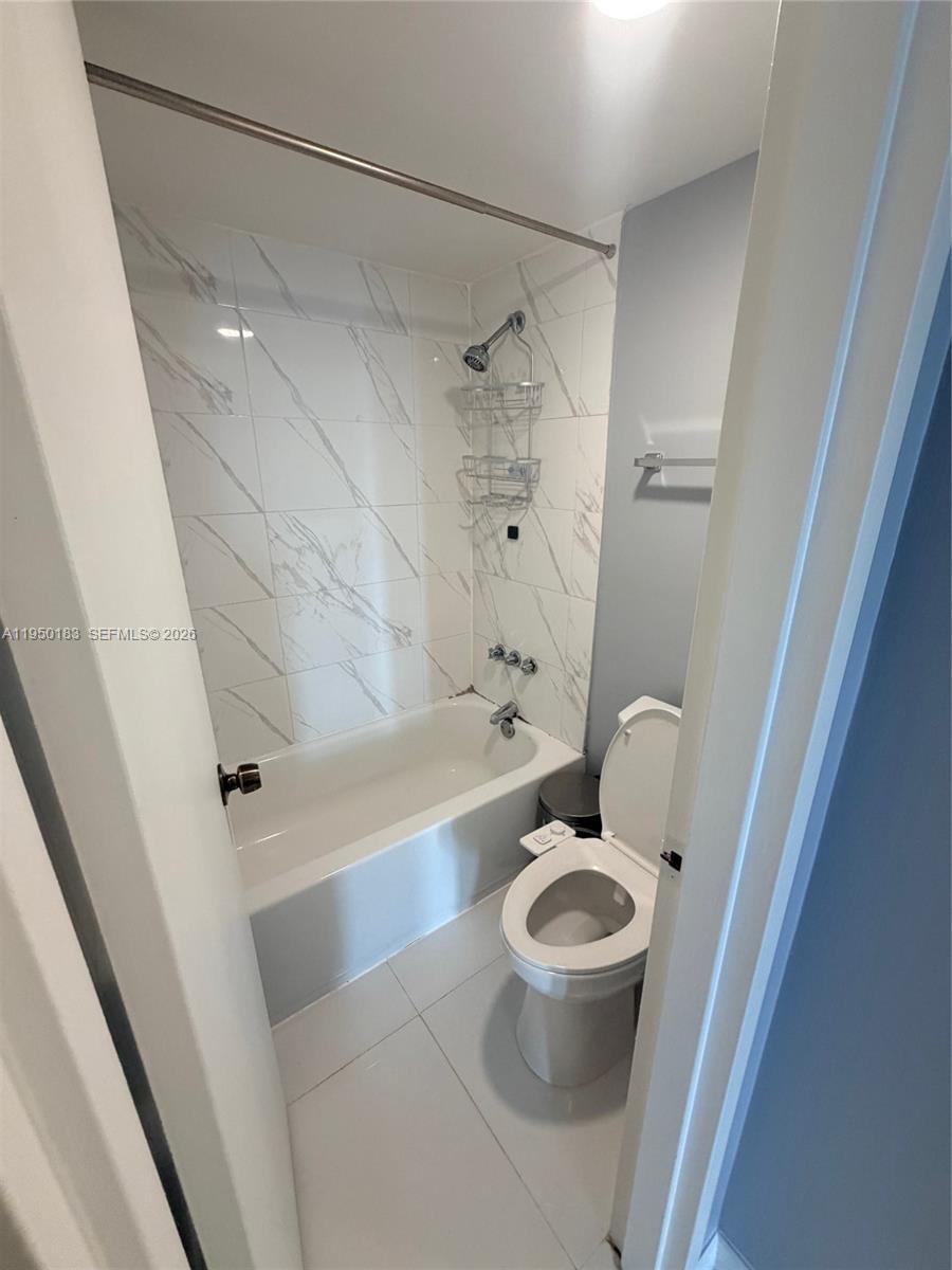 2350 NE 135th St 1509