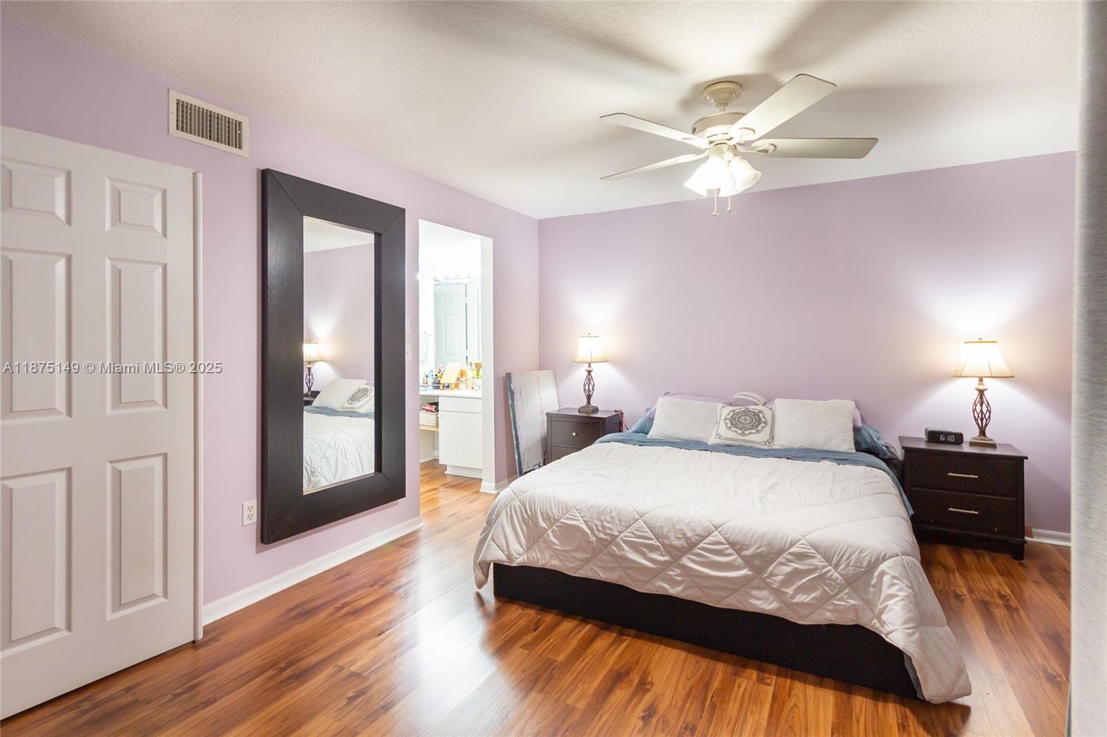 VILLAS AT THE HAMMOCKS CO - Residential