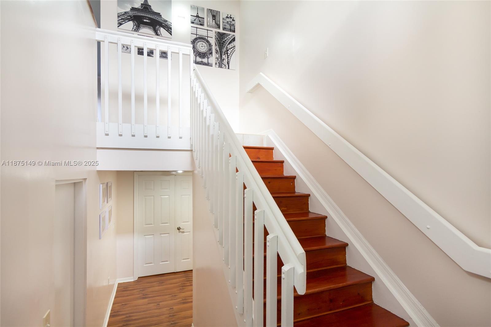 VILLAS AT THE HAMMOCKS CO - Residential