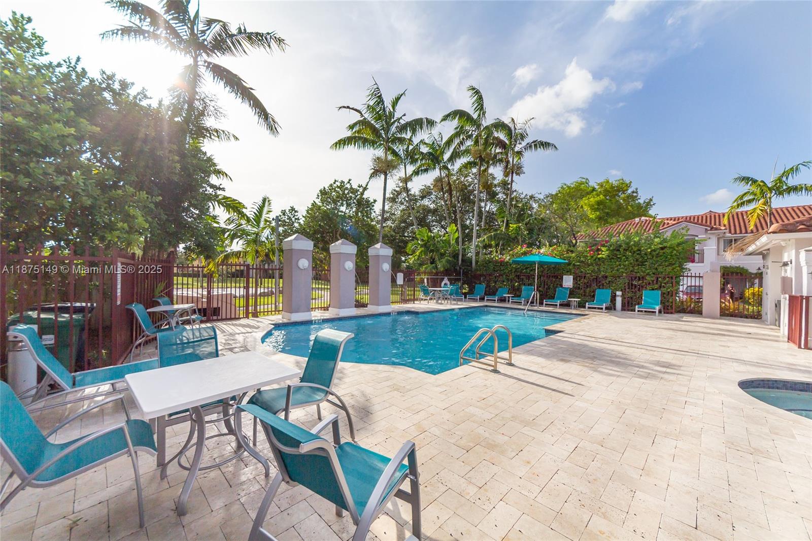 VILLAS AT THE HAMMOCKS CO - Residential